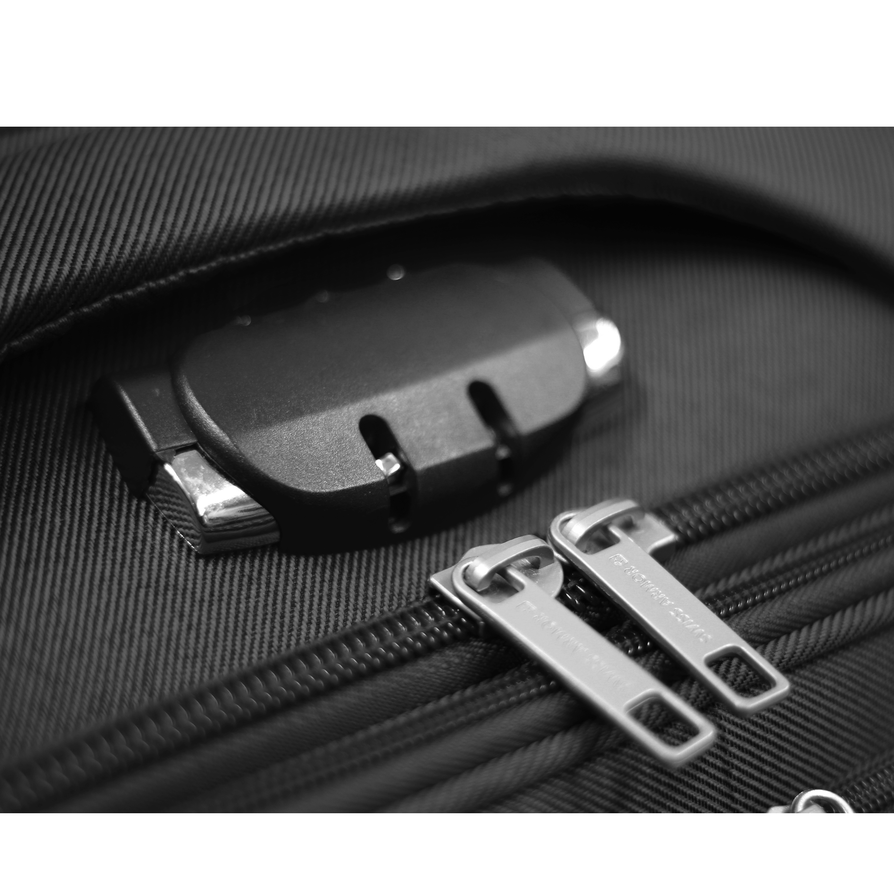 Valija Swiss Armor de 20 pulgadas Expansible – DOLBY SA